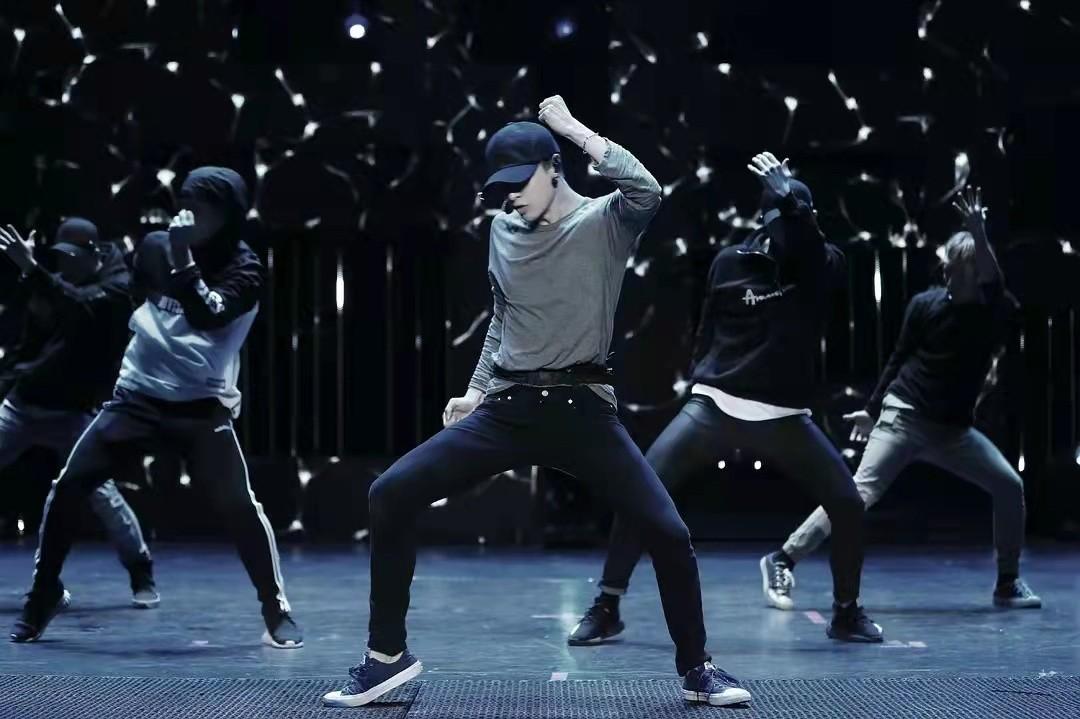 雷佳音