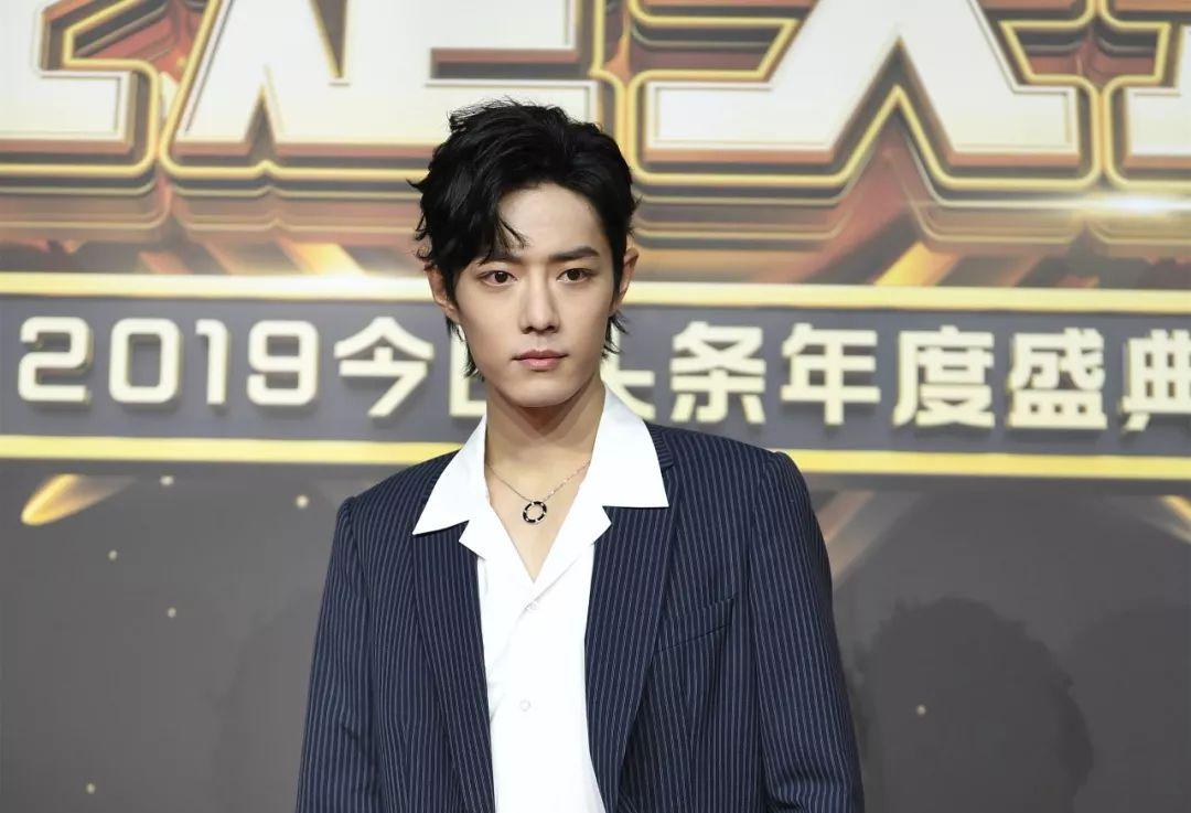 頭條盛典現場亮點不斷：劉宇寧被嘲不夠紳士，熱巴關曉彤尷尬同坐