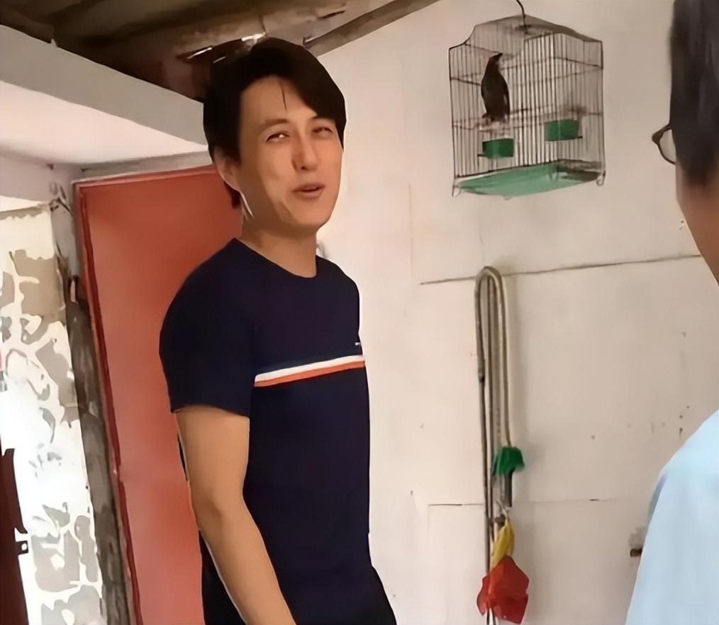 靳東