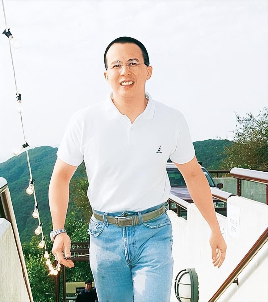 梁洛施