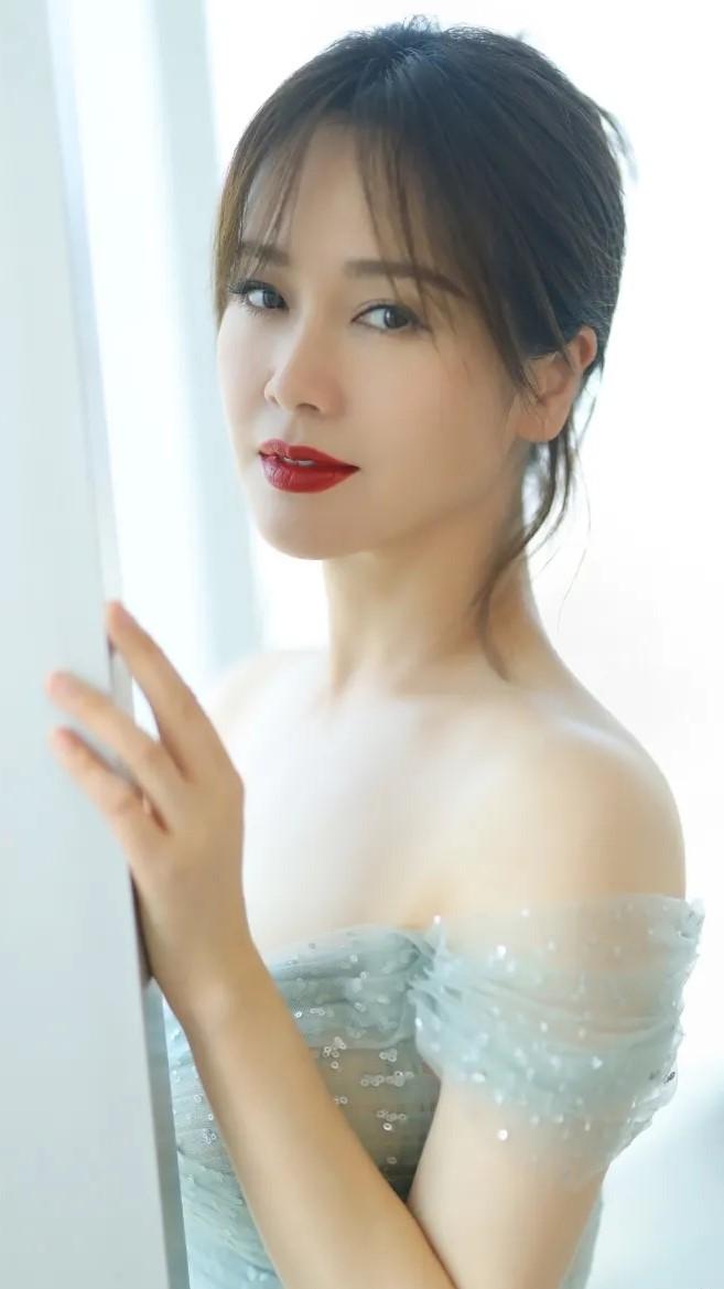 左小青