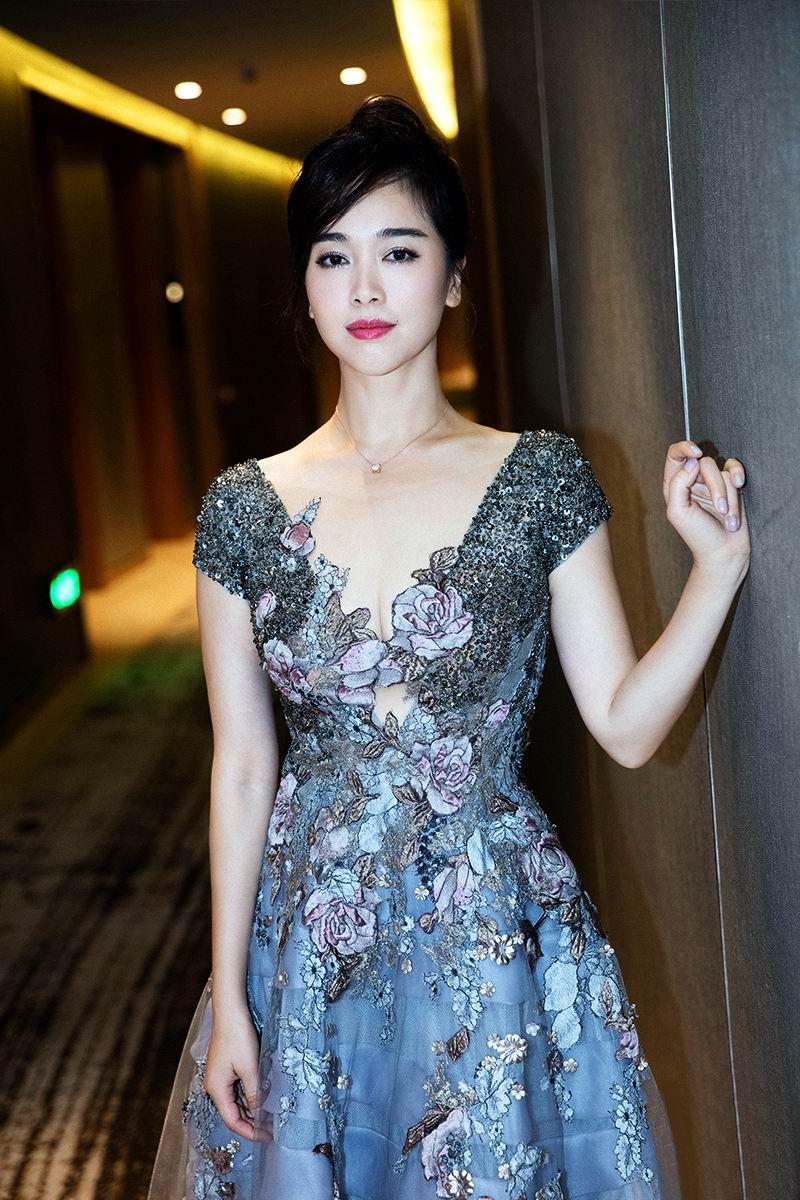 左小青