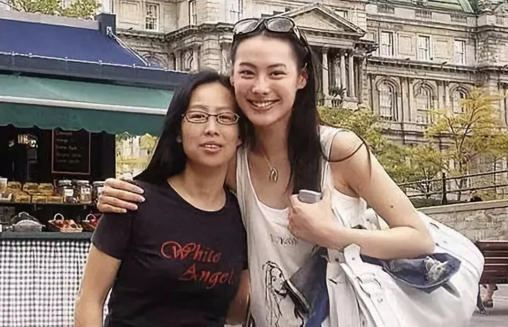 梁洛施