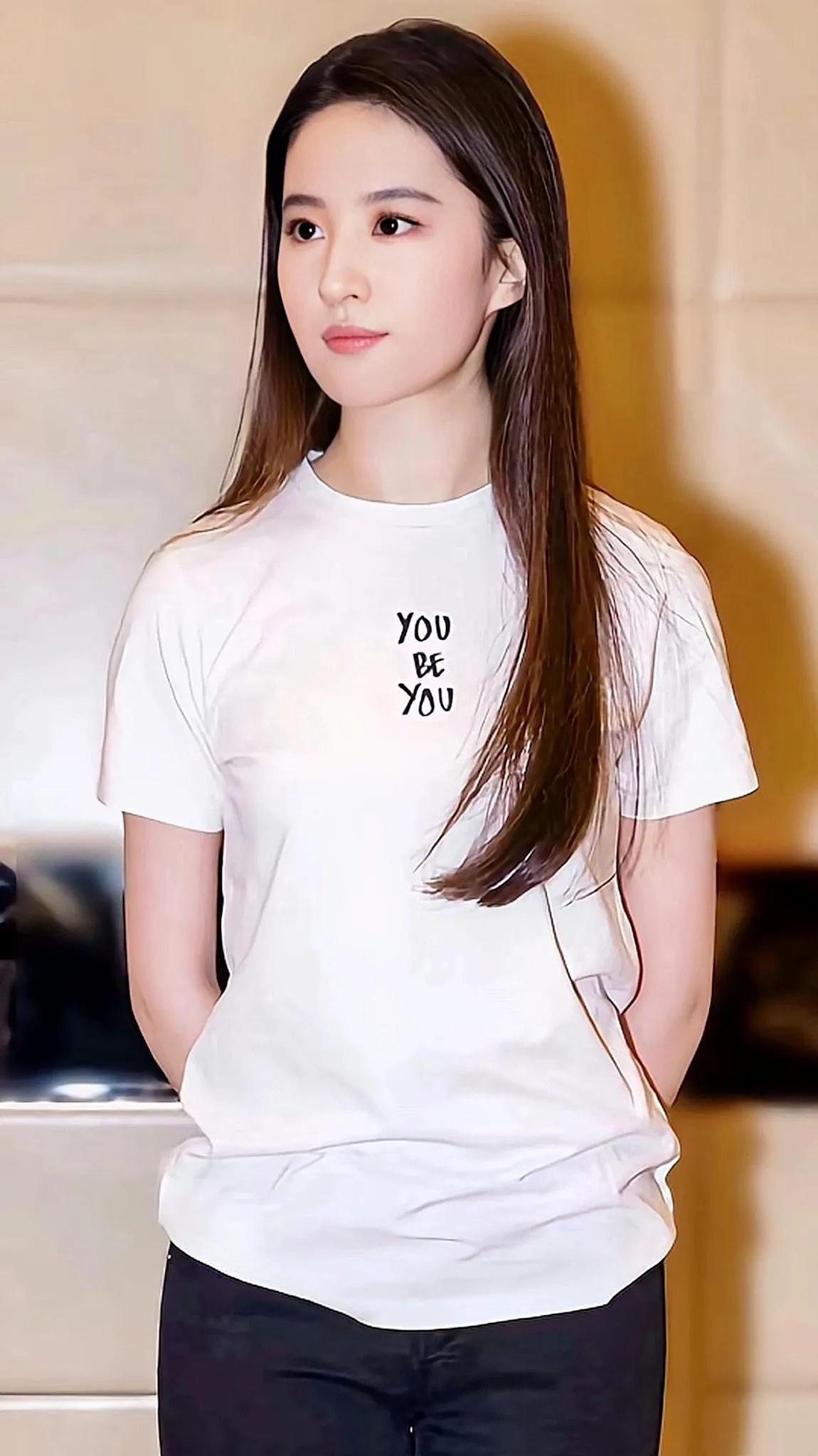 劉亦菲