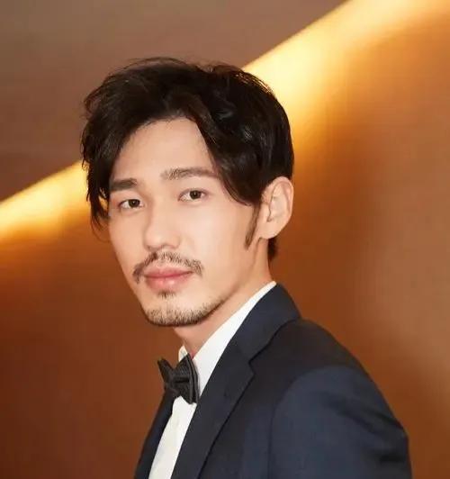 白宇