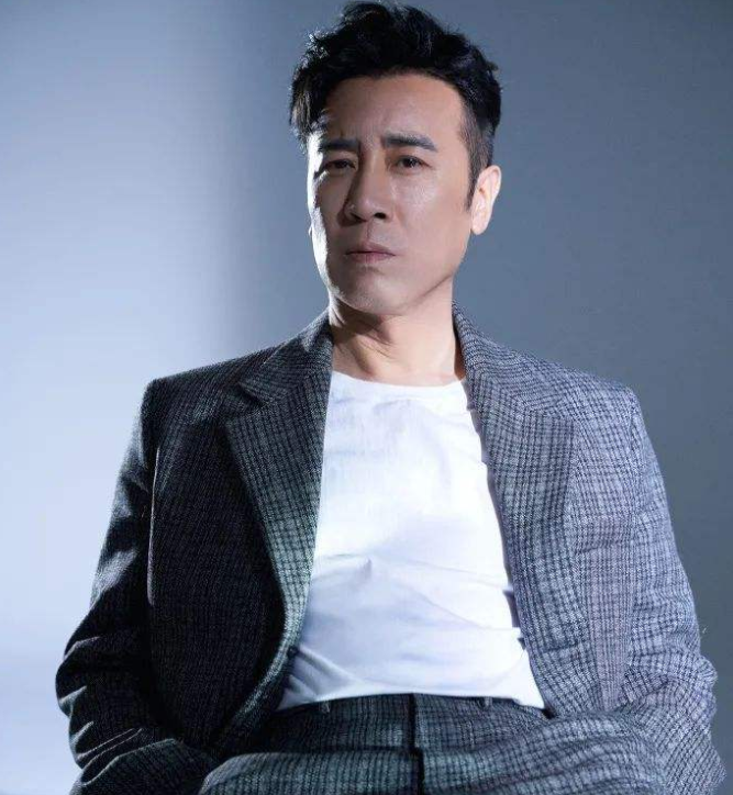 於和偉