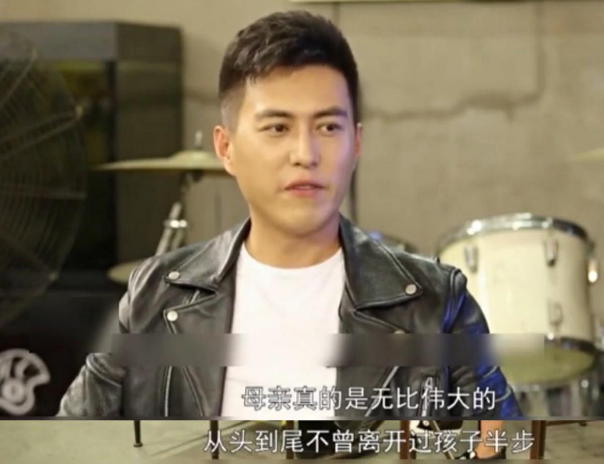 靳東