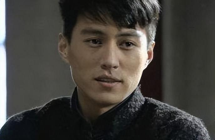 靳東