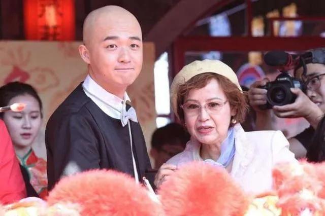 包文婧