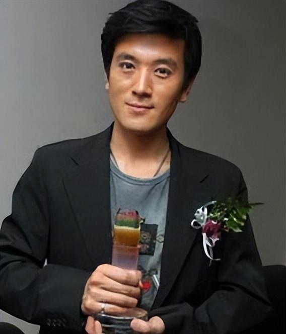 黃聖依