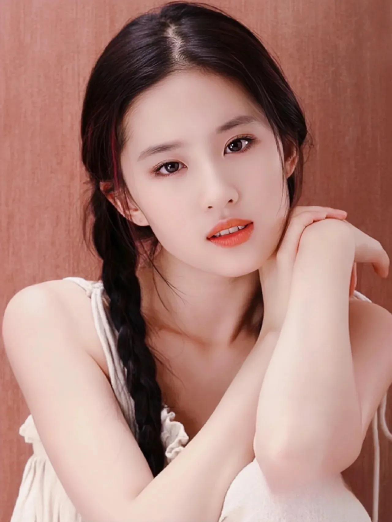 劉亦菲