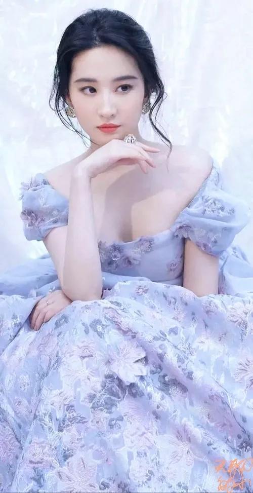 劉亦菲
