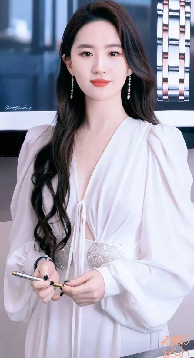 劉亦菲