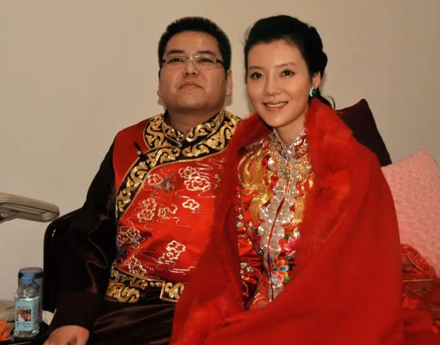 與富商李兆會離婚的車曉，10年後兩人天差地別