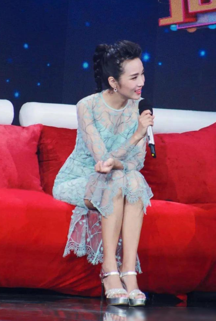 管彤