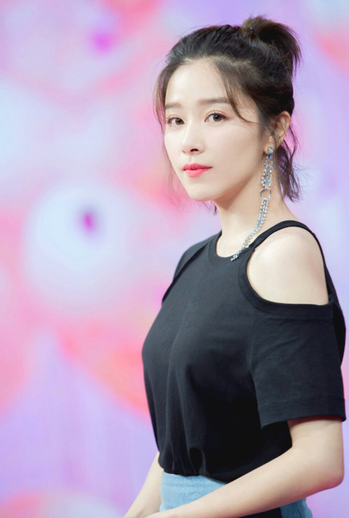 闞清子