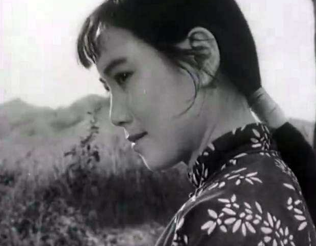 於藍
