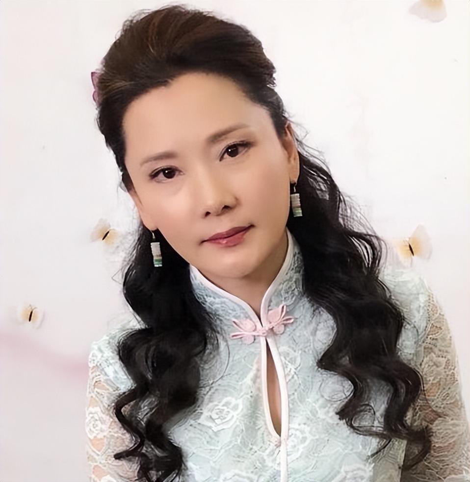 何賽飛