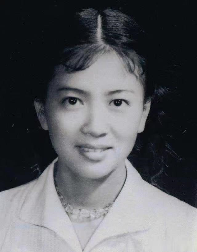 謝芳