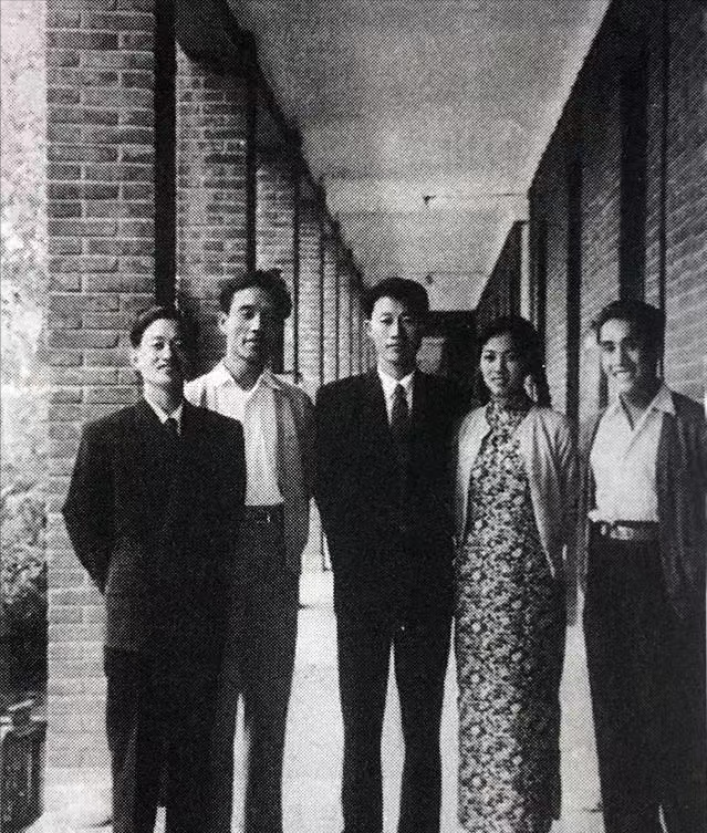 謝芳