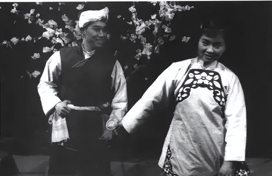 謝芳