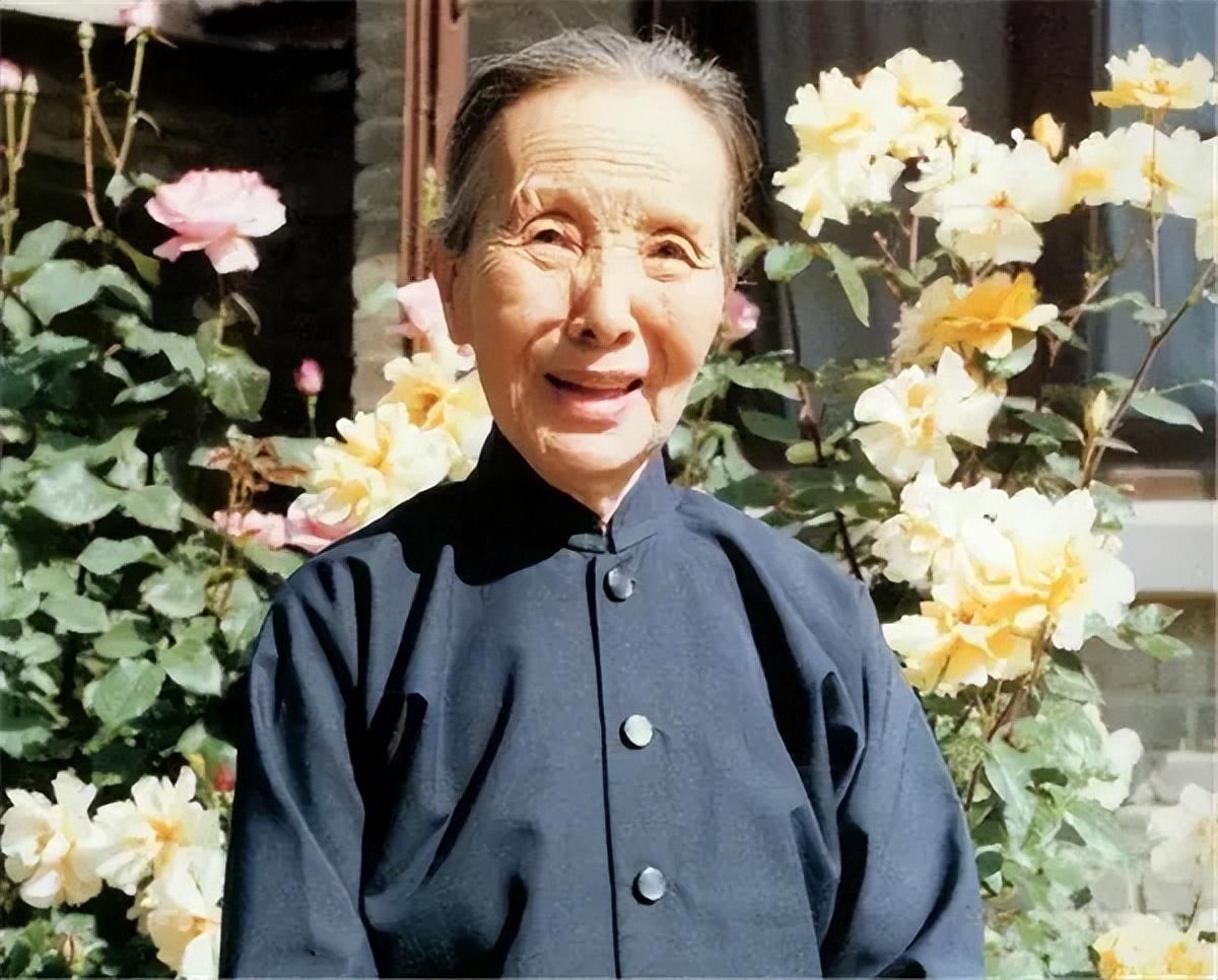 謝芳
