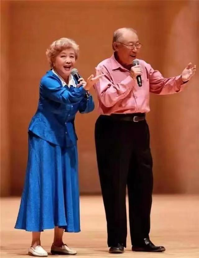 謝芳