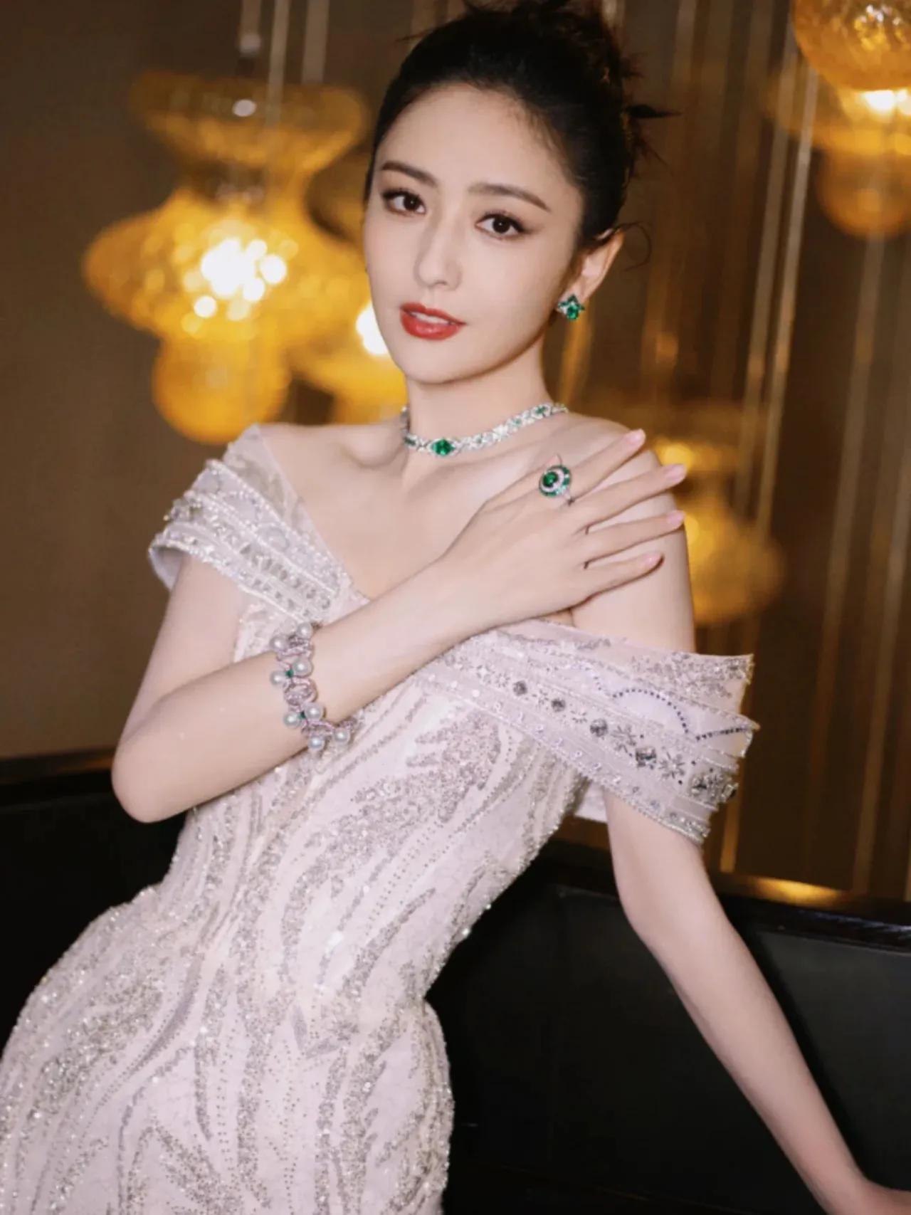 佟麗婭