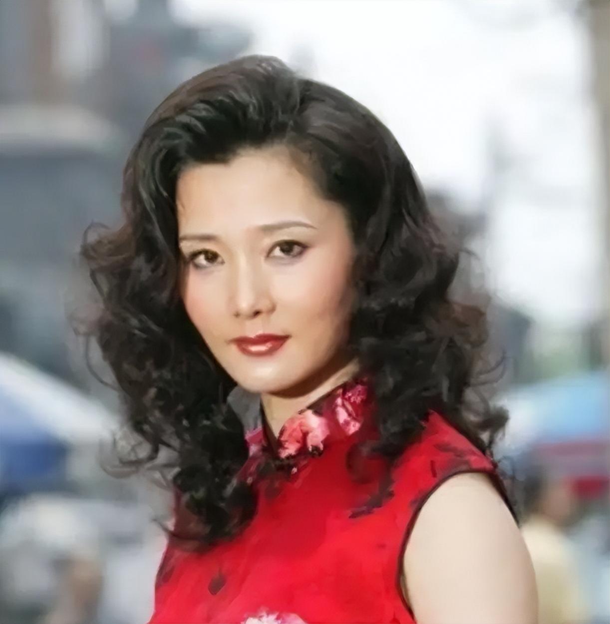何賽飛