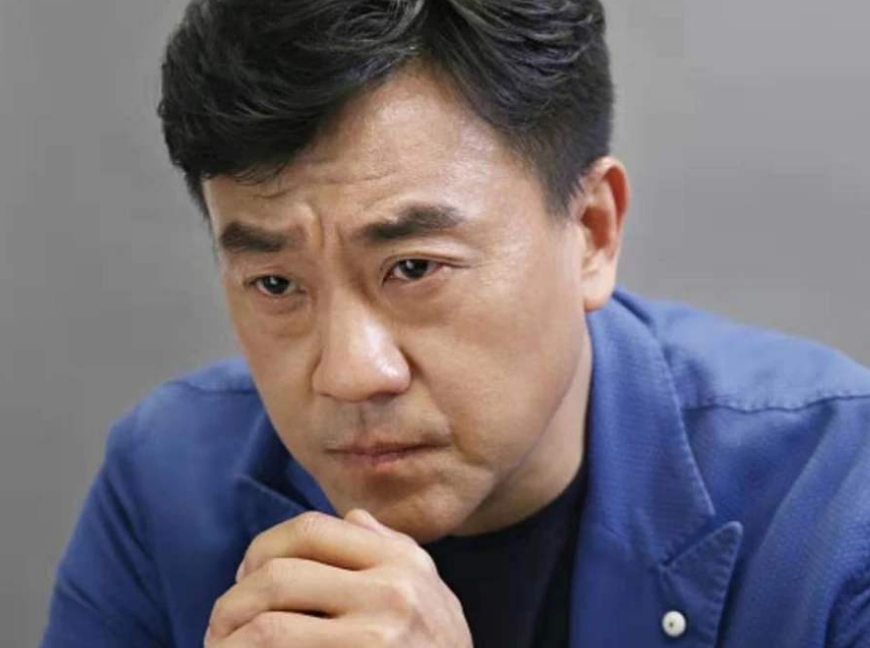 何冰