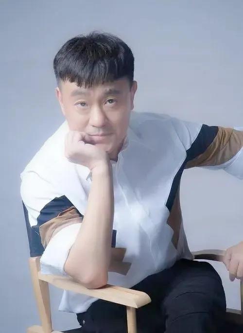 何冰