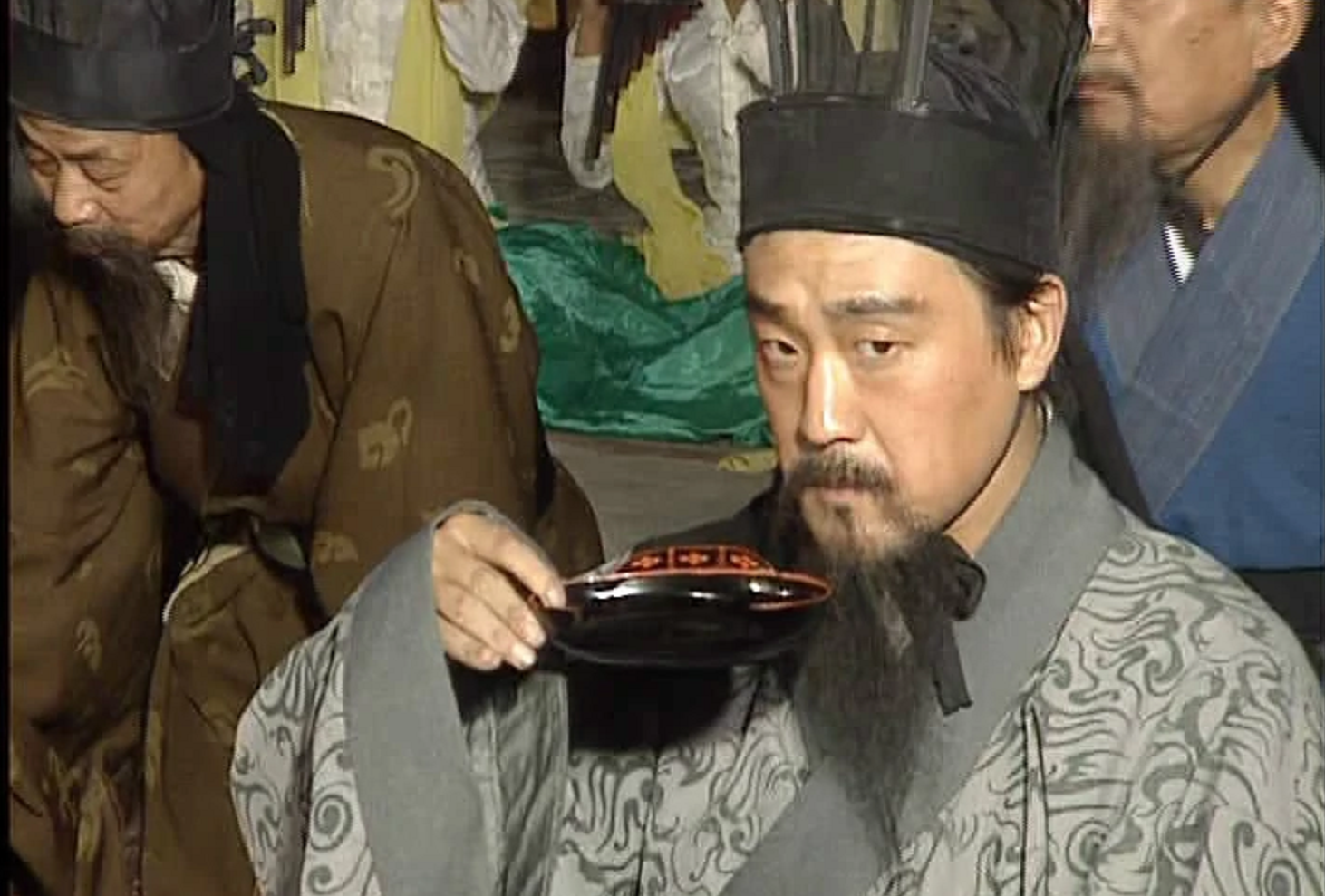何冰