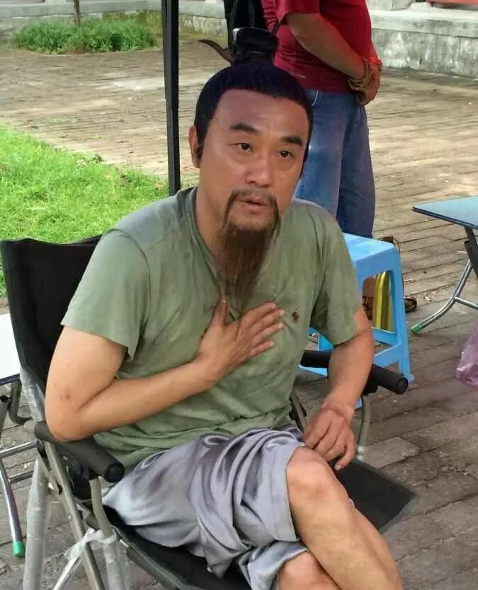何冰