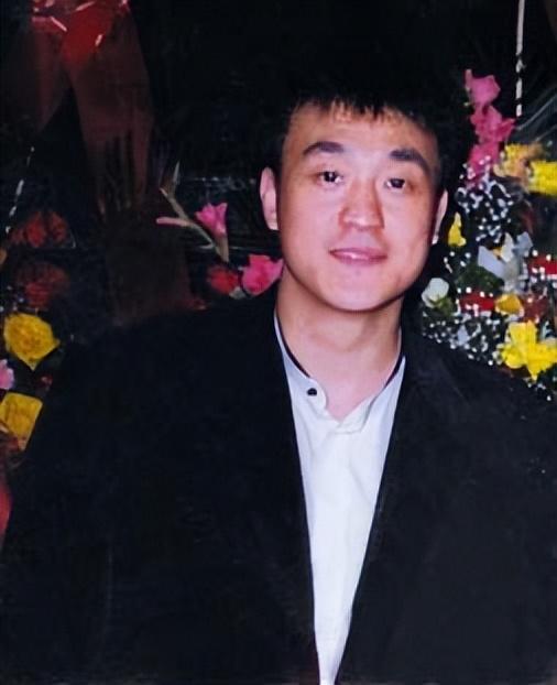 何冰