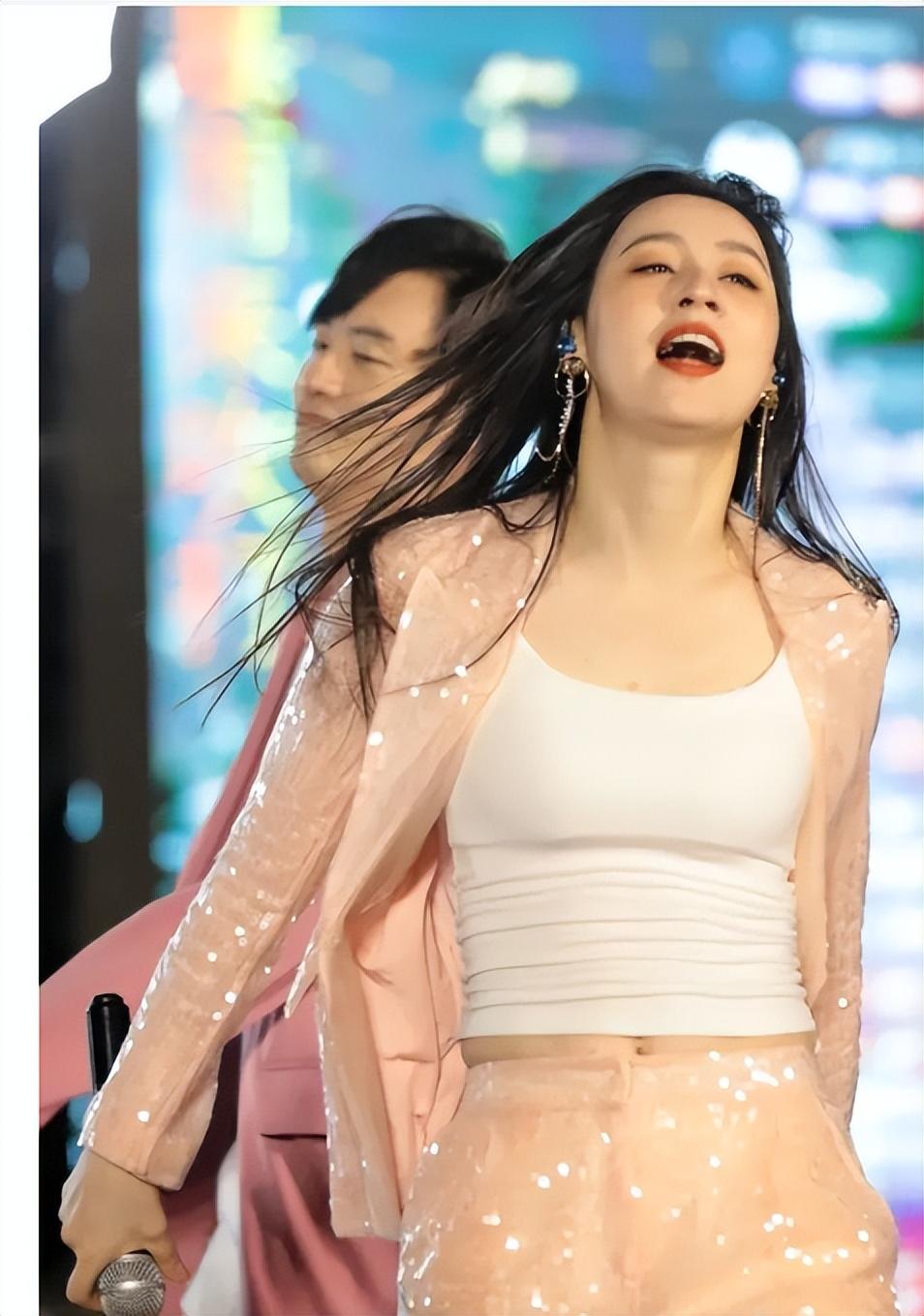 唐藝