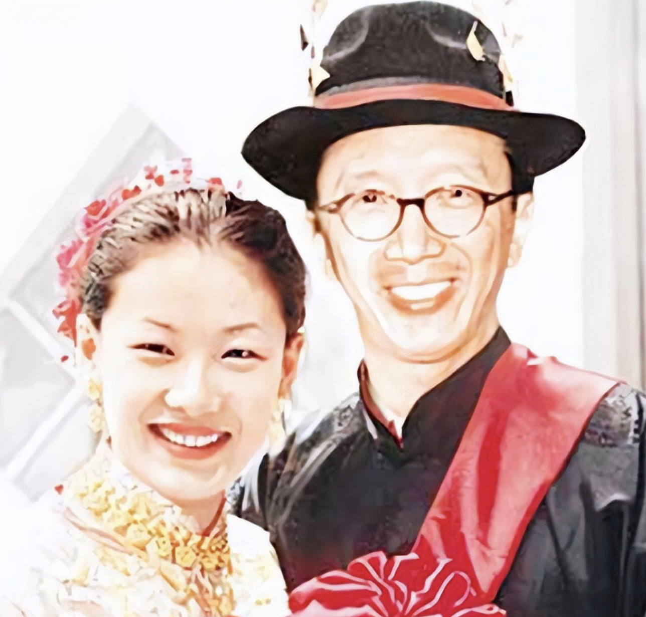伏明霞
