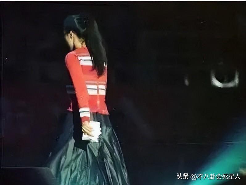 田震