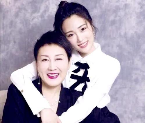 張凱麗