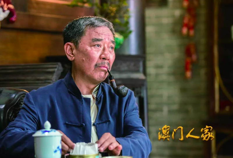 李立群