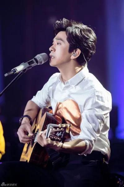 李健