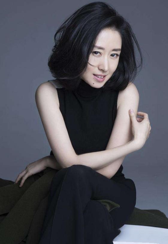 劉敏濤個人資料簡介及 ：離婚8年，46歲的劉敏濤，終於迎來了她的春天