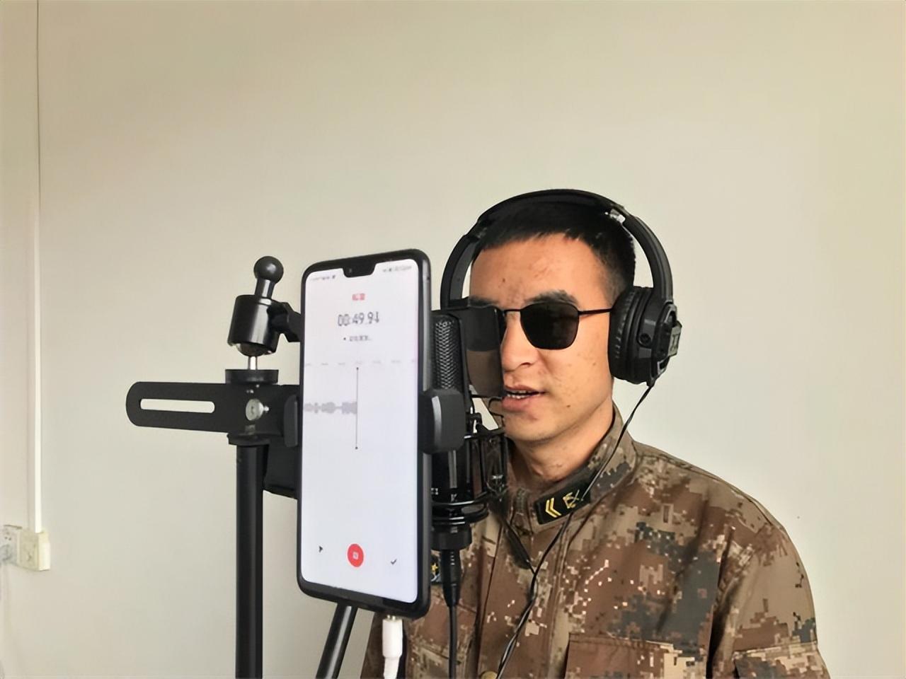杜富國