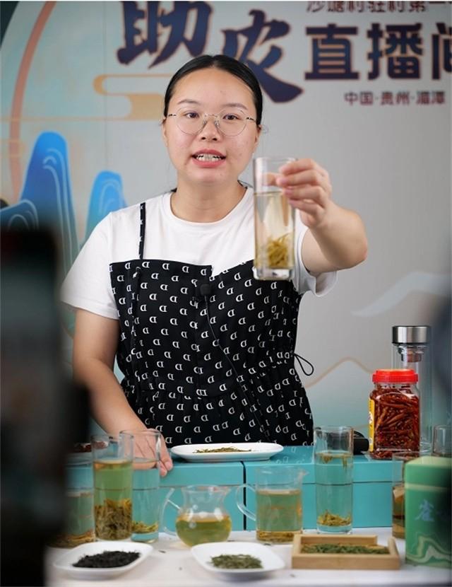 杜富國