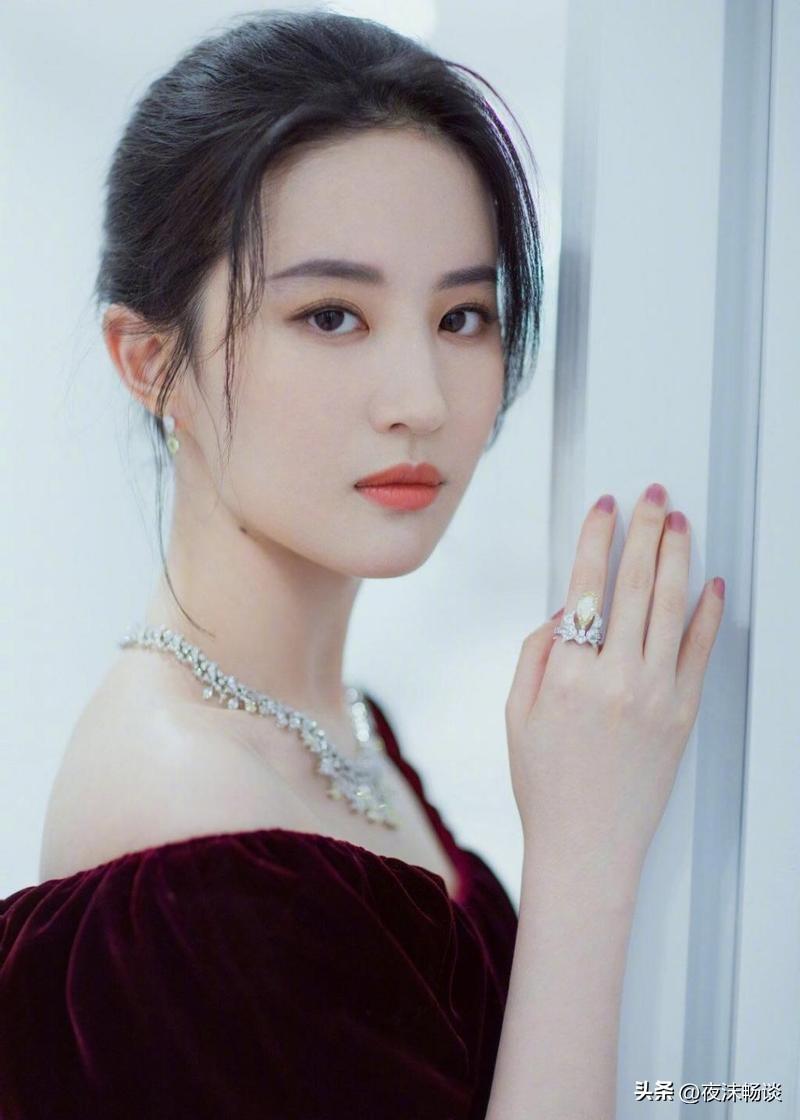 劉亦菲