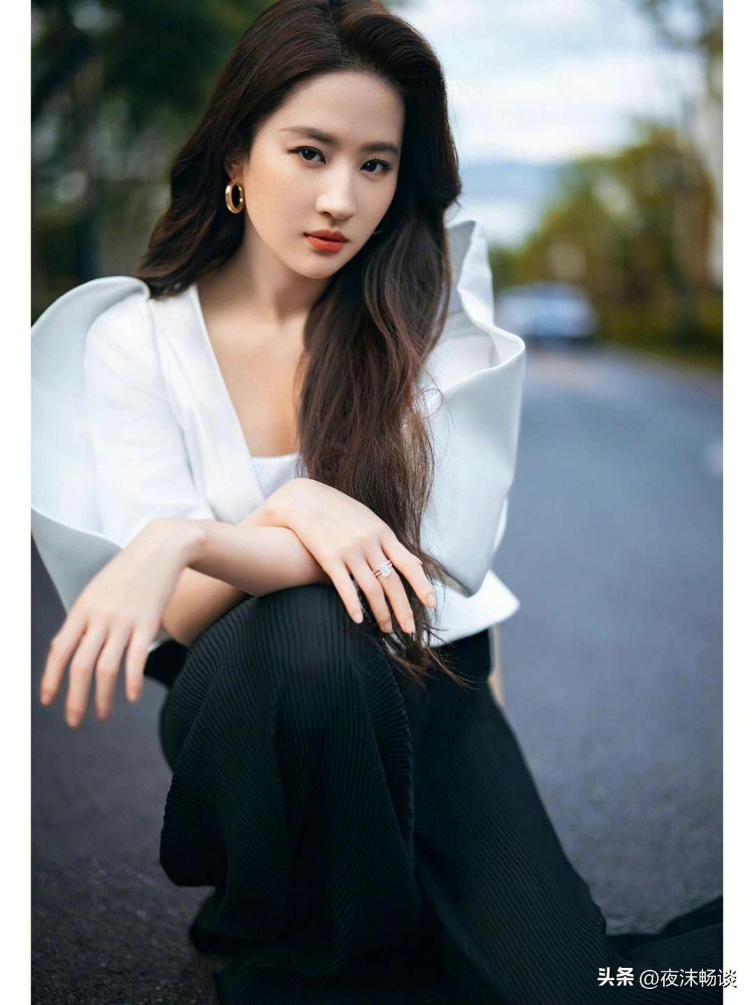 劉亦菲