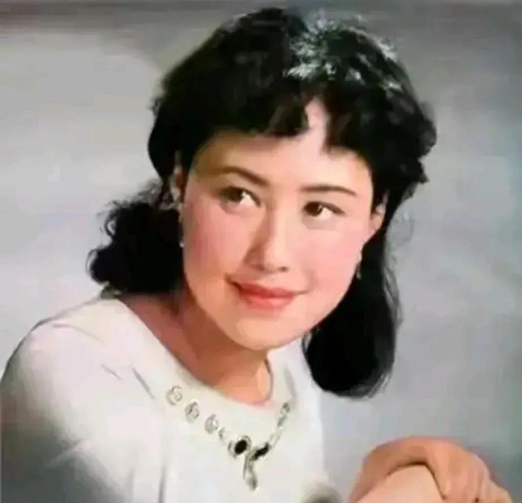 斯琴高娃個人資料簡介 履歷 瑞士籍華裔女演員
