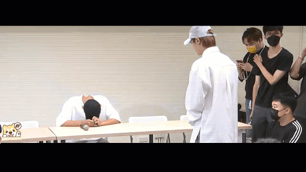 井柏然