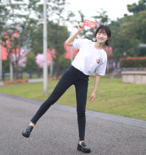 沈月